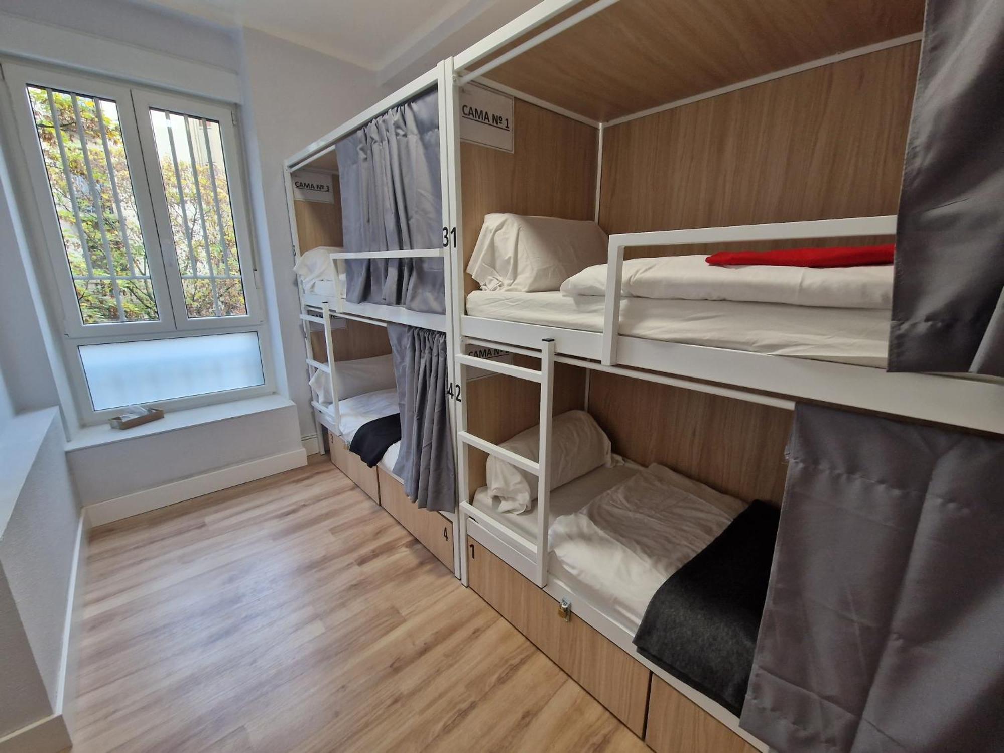 Aloha Hostel Pamplona Esterno foto
