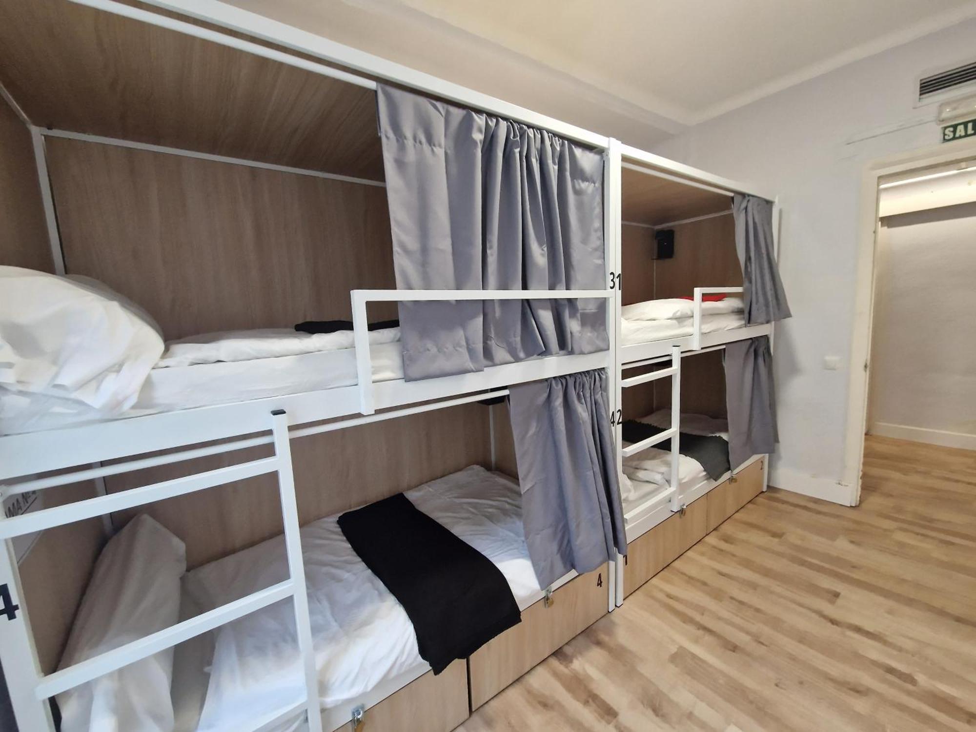 Aloha Hostel Pamplona Esterno foto